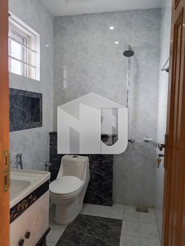 8 Marla Like Brand Full House Available For Rent In G 13/2, photo 18