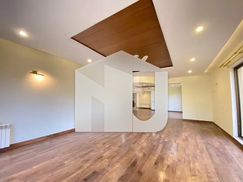 Beautiful House With Big Lawn Available For Rent On Prime Location, photo 14