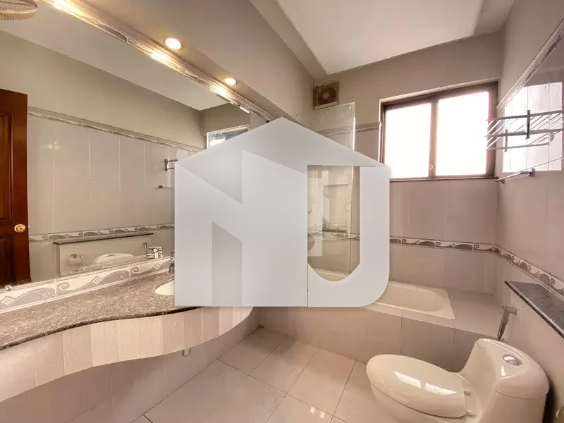 Beautiful House With Big Lawn Available For Rent On Prime Location, photo 22