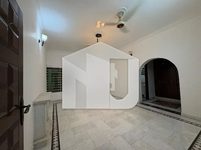 1 Kanal House For Rent In DHA Phase 2, photo 9