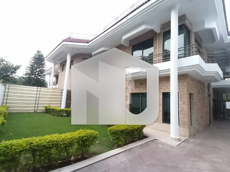 HOUSE FOR RENT IN F-8