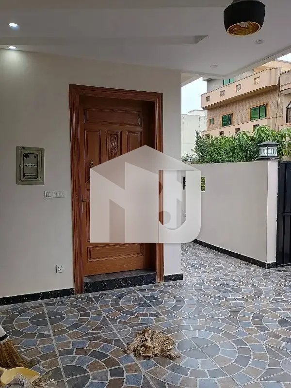 10 Marla House For Rent In G-13 Islamabad, photo 9