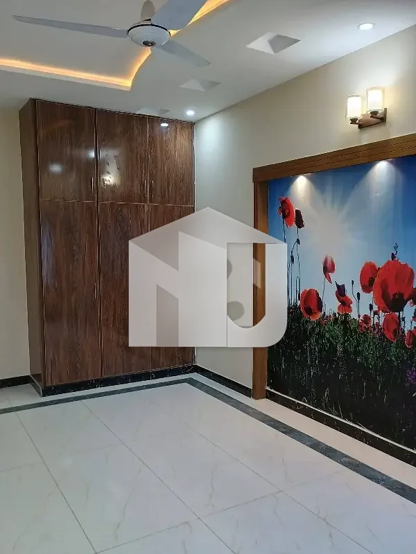 07 Marla House For Rent In G-13 Islamabad, photo 9