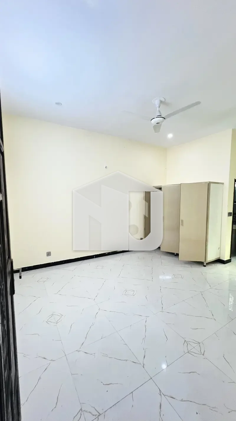 10 Marla Double Storey House Beautiful House For Rent, photo 7