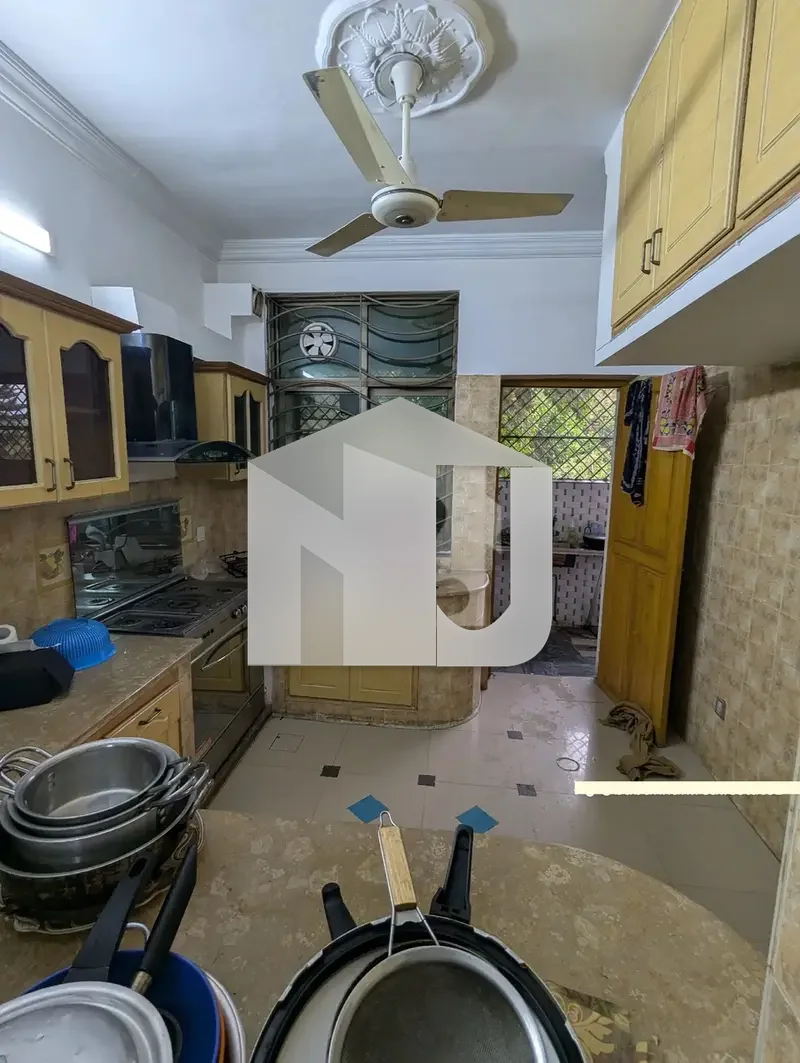 10 Marla Full House 5 Bed For Rent - Ground 3 Bedrooms + Upper 2 Bedrooms- For Family Only, photo 9