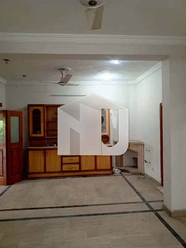 G9 6 Marla Beautiful House Like New, photo 8
