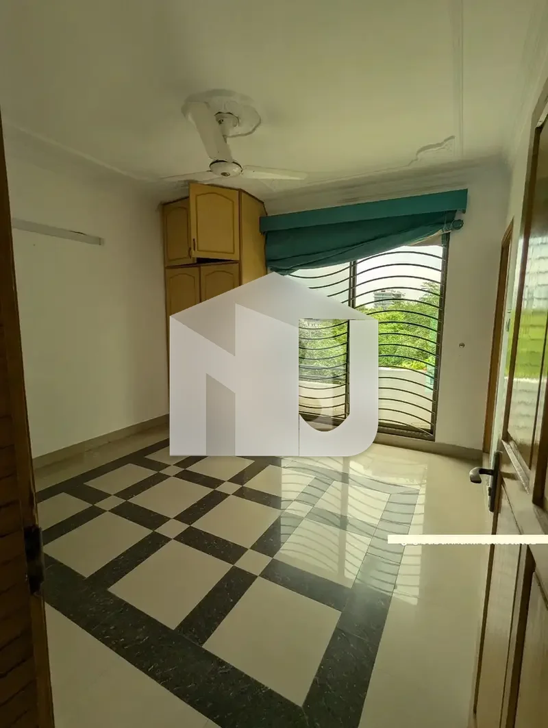 5 Bedrooms Triple Storey House 7 Marla, photo 24