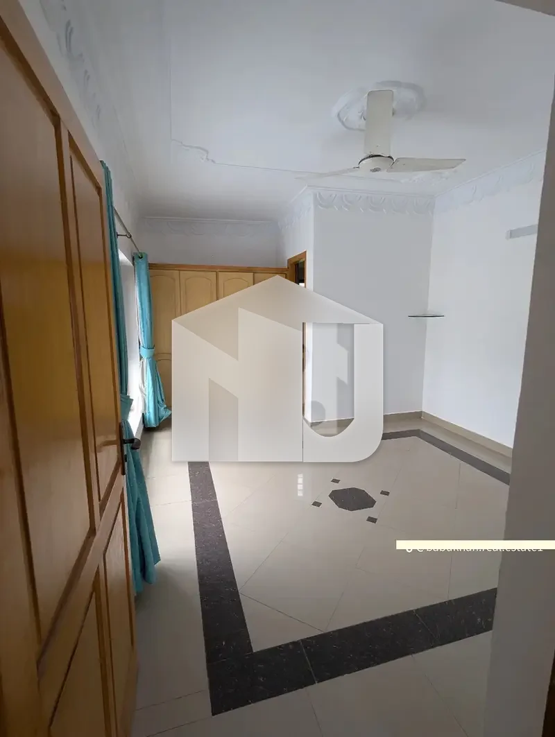 5 Bedrooms Triple Storey House 7 Marla, photo 12