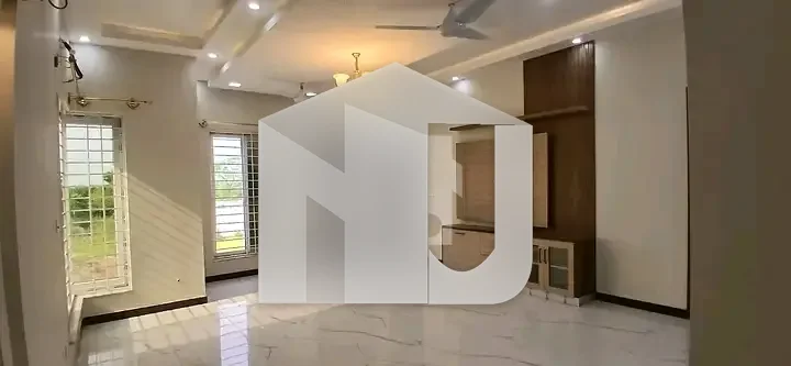1 Kanal Brand New house with solar 14 kv available for rent in DHA phase 3 Rawalpindi, photo 2