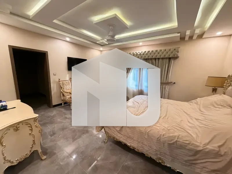 F-8 Fully Furnished Home 7 Bedroom Attached washrooms, photo 17