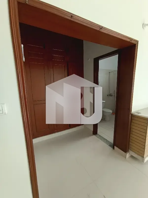 16 MARLA DOUBLE STOREY HOUSE FOR RENT G10/1  DUBAL SIDE GATE FRONT AND BACK, photo 13