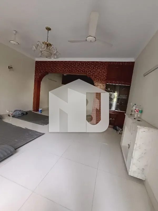 16 MARLA DOUBLE STOREY HOUSE FOR RENT G10/1  DUBAL SIDE GATE FRONT AND BACK, photo 8