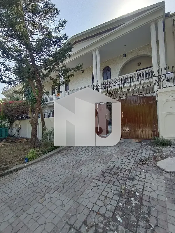 16 MARLA DOUBLE STOREY HOUSE FOR RENT G10/1  DUBAL SIDE GATE FRONT AND BACK, photo 5