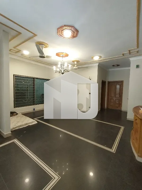 E-11 Mind Blowing Location What A Outstanding Full House 5 Beds For Rent, photo 8