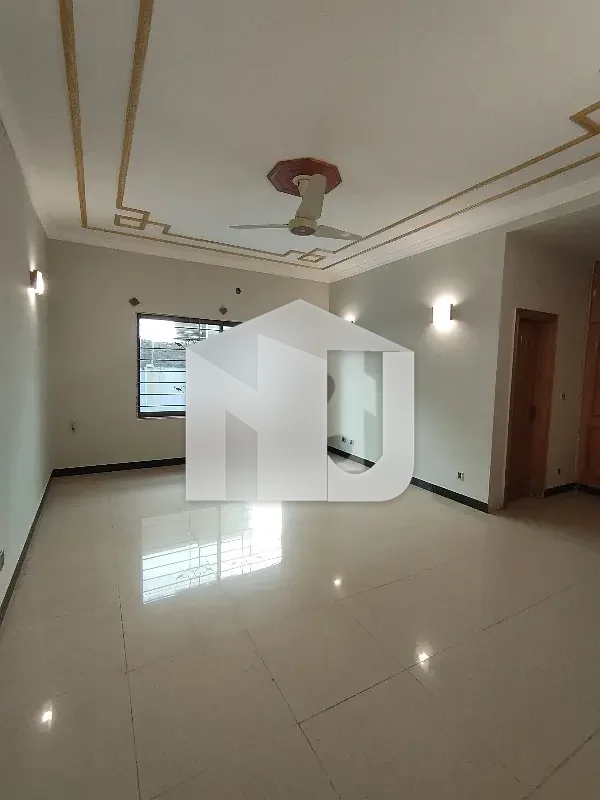 E-11 Mind Blowing Location What A Outstanding Full House 5 Beds For Rent, photo 11