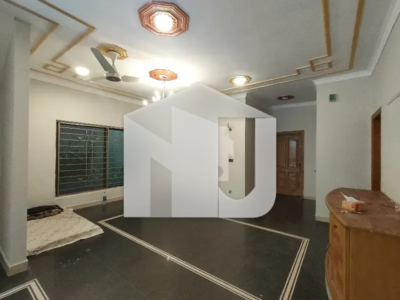 E-11 Mind Blowing Location What A Outstanding Full House 5 Beds For Rent, photo 7