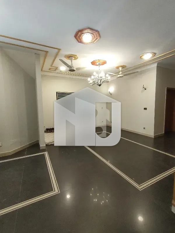 E-11 Mind Blowing Location What A Outstanding Full House 5 Beds For Rent, photo 6