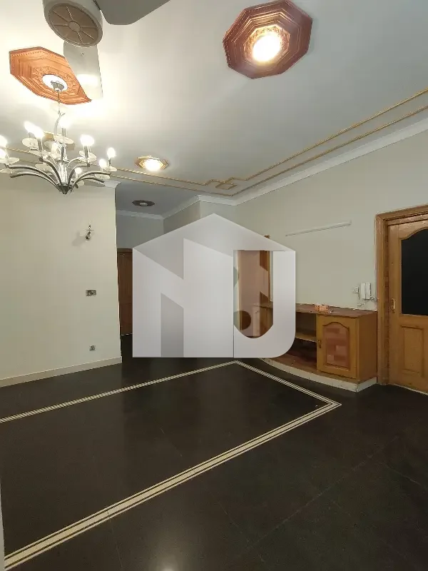 E-11 Mind Blowing Location What A Outstanding Full House 5 Beds For Rent, photo 9