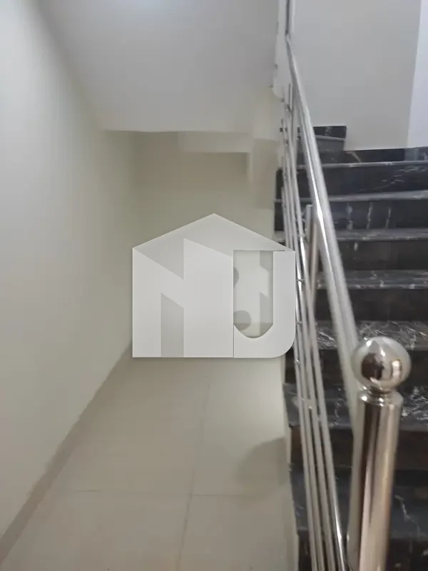 10 Marla Beautiful House For Rent, photo 6