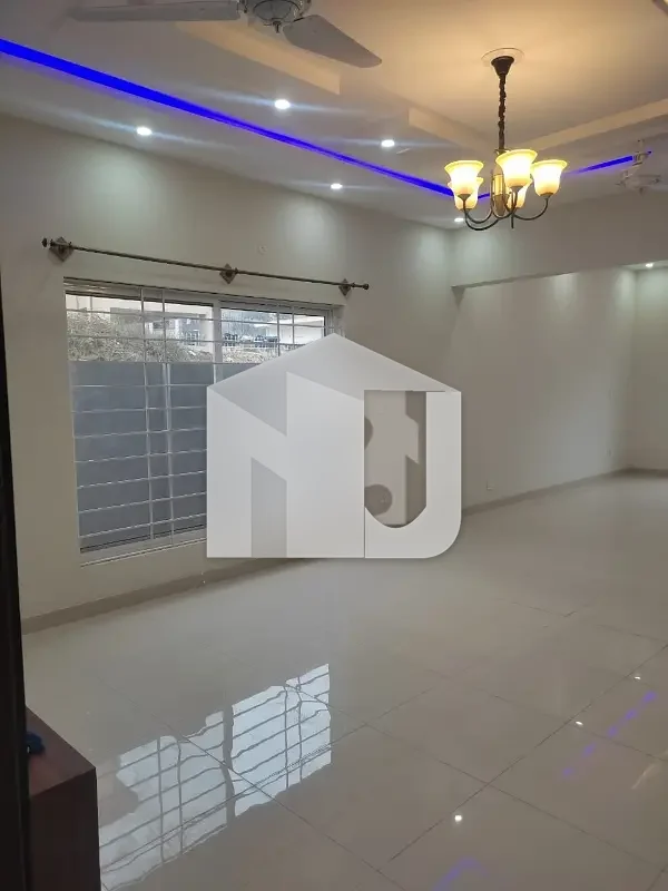 10 Marla Beautiful House For Rent, photo 11