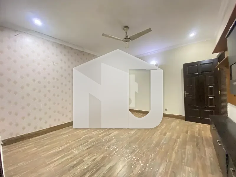 Beautiful Property Available For Rent On Prime Location, photo 18