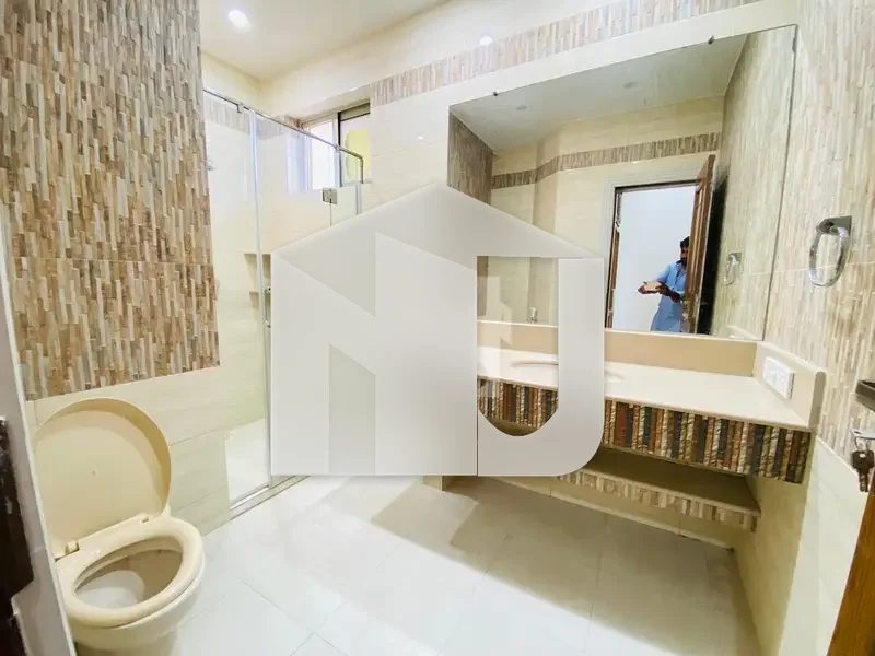 Beautiful House Available For Rent On Prime Location, photo 25