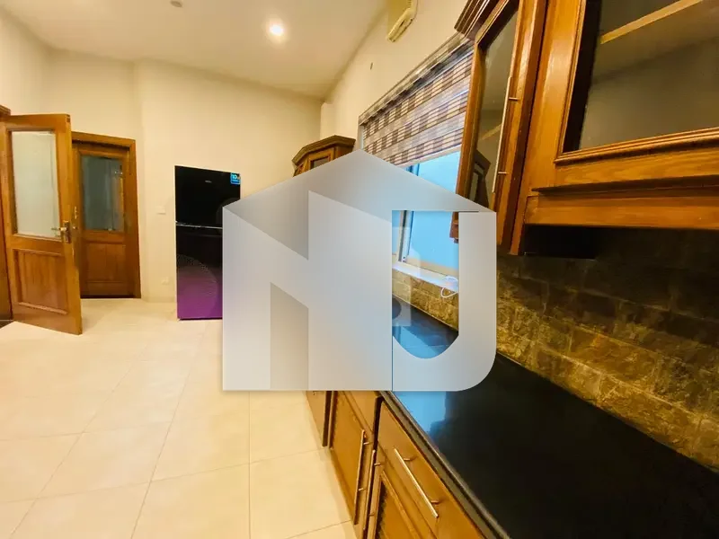 Beautiful House Available For Rent On Prime Location, photo 2