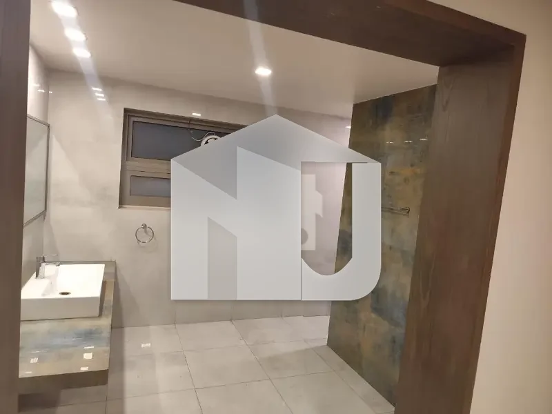 Outclass Newly Constructed House For Rent, photo 27