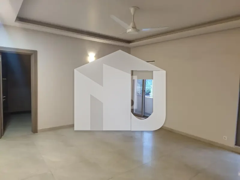 Outclass Newly Constructed House For Rent, photo 3