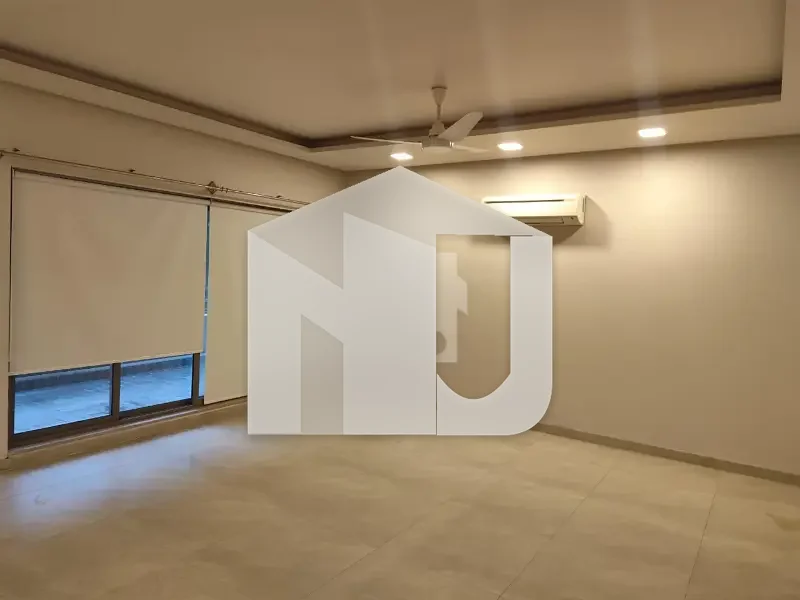Outclass Newly Constructed House For Rent, photo 8
