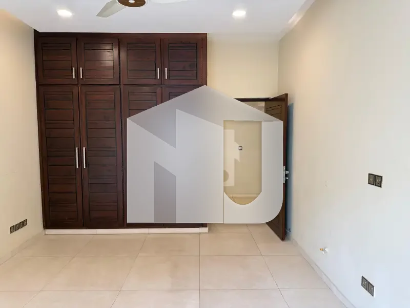 Brand New House With Swimming Pool, photo 15