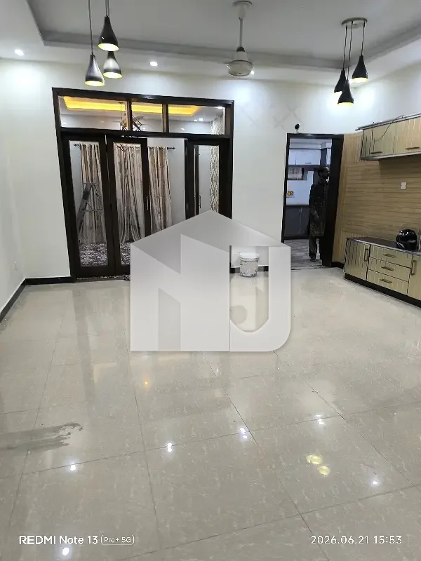 6 Bedrooms & 6 Bathrooms 2 Kitchen House Available For Rent In G10, photo 4