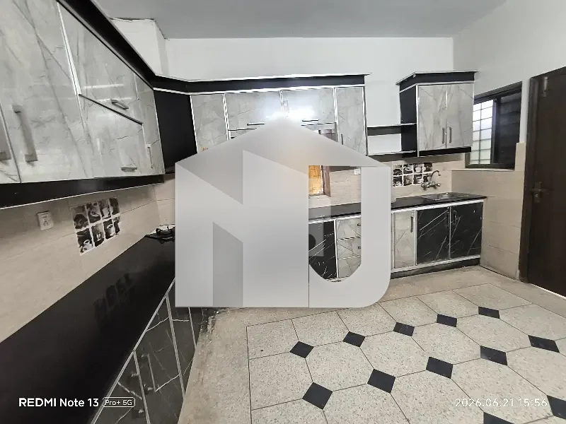 6 Bedrooms & 6 Bathrooms 2 Kitchen House Available For Rent In G10, photo 7