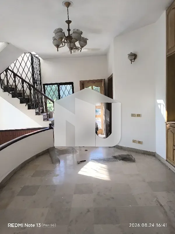 6 Bedrooms House Available For Rent In G-10, photo 3