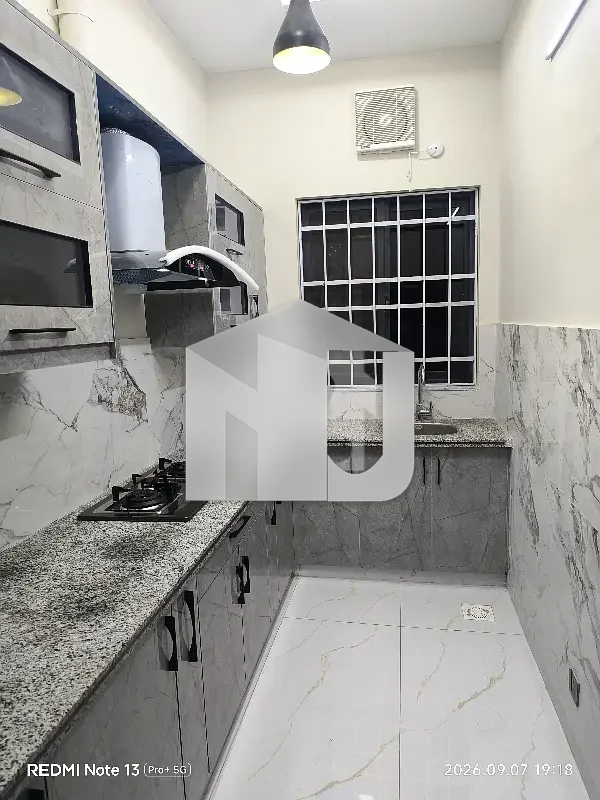 5 Bedrooms & 6 Bathrooms Full House Available For Rent In G-9, photo 4