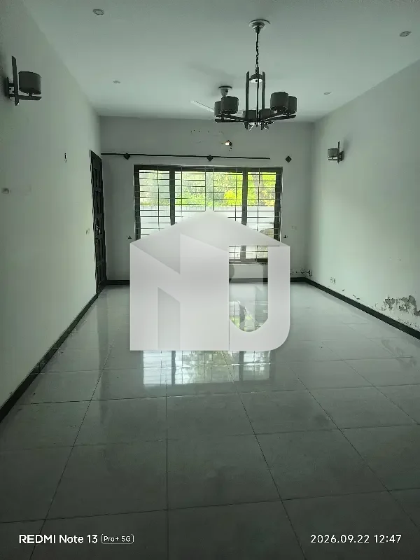 6 Bedrooms & 6 Bathrooms Full House Available For Rent In G-10, photo 4