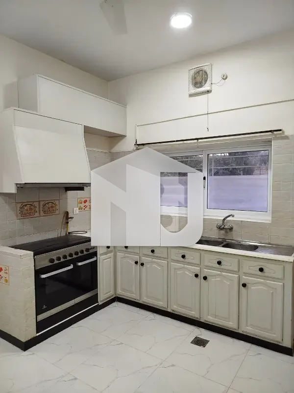 House With Big Lawn For Rent In F-7, photo 6