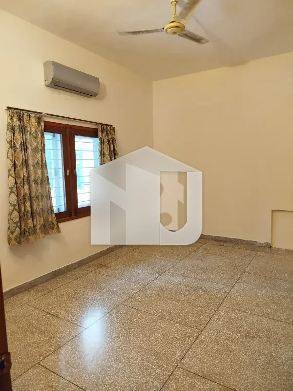 House With Big Lawn For Rent In F-7, photo 8