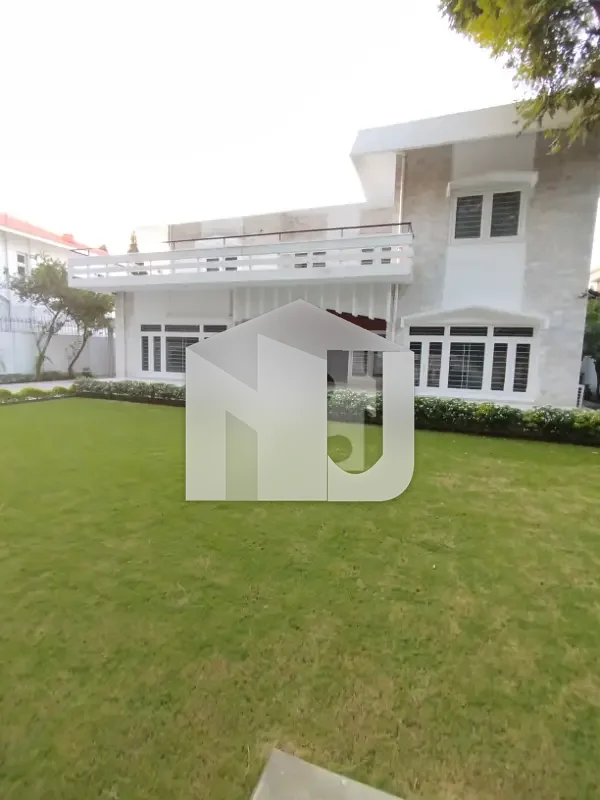 House With Big Lawn For Rent In F-7, photo 11