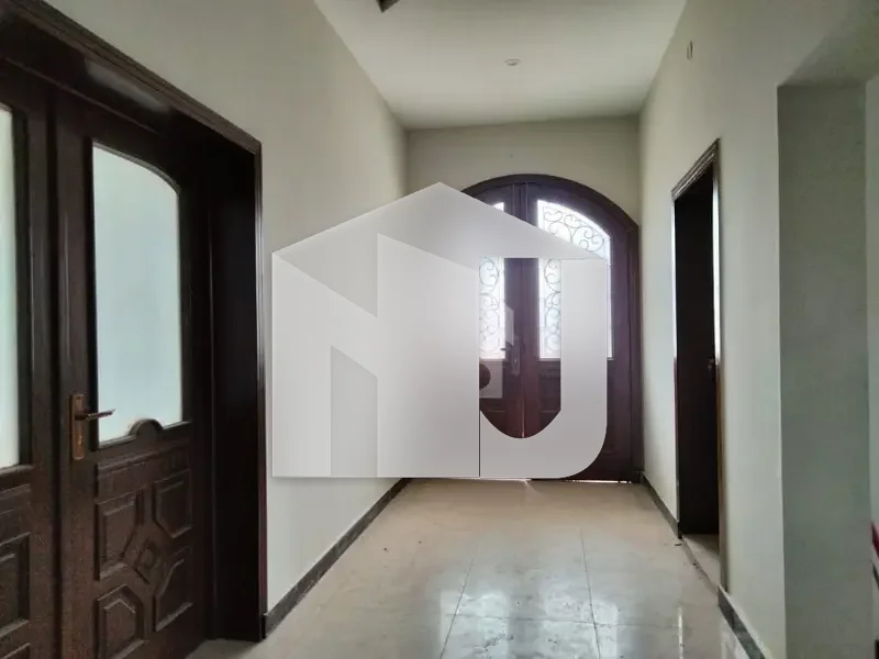 In MPCHS - Block E House For Rent Sized 1 Kanal, photo 7