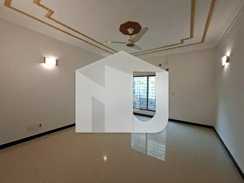 E-11/3 Multi Double Story Full House 5bedrooms, photo 2