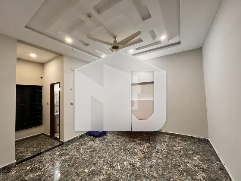 10 Marla Triple Storey House Available For Rent G-13/2, photo 15