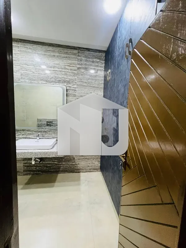 E-11 1 Kanal Ground Plus Basement 4 Bedrooms House Available For Rent, photo 3