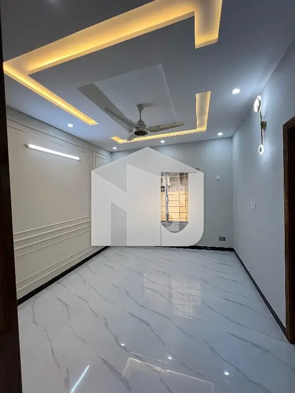 Brand new House for rent prime location, photo 9