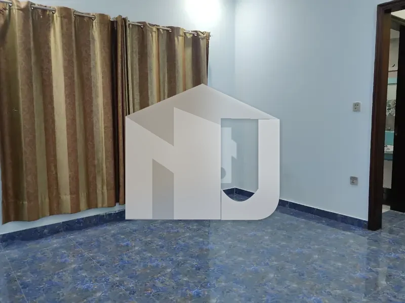 10 Marla Premium House for Rent | 5 Beds | G+1, photo 17