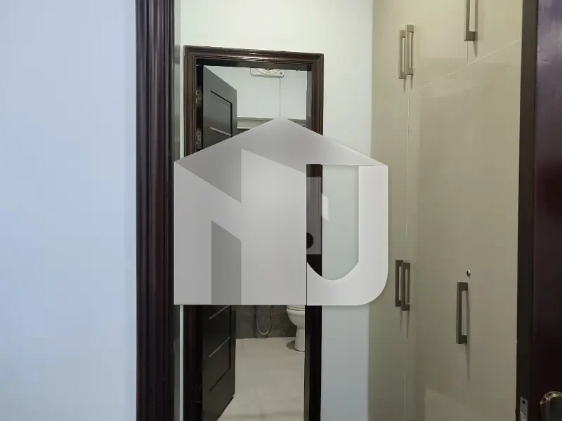 10 Marla Premium House for Rent | 5 Beds | G+1, photo 11