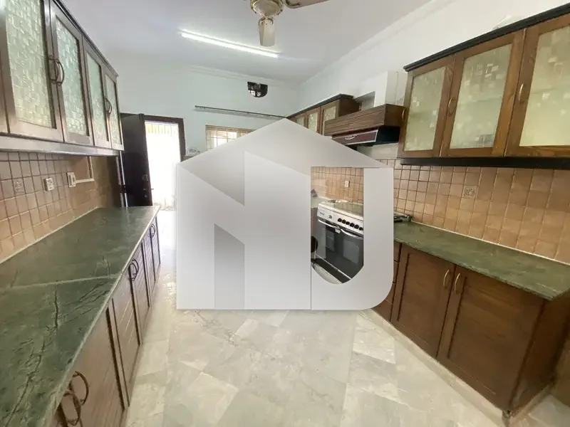 F-6 3 bedroom independent house for rent with 10KV solar, photo 8