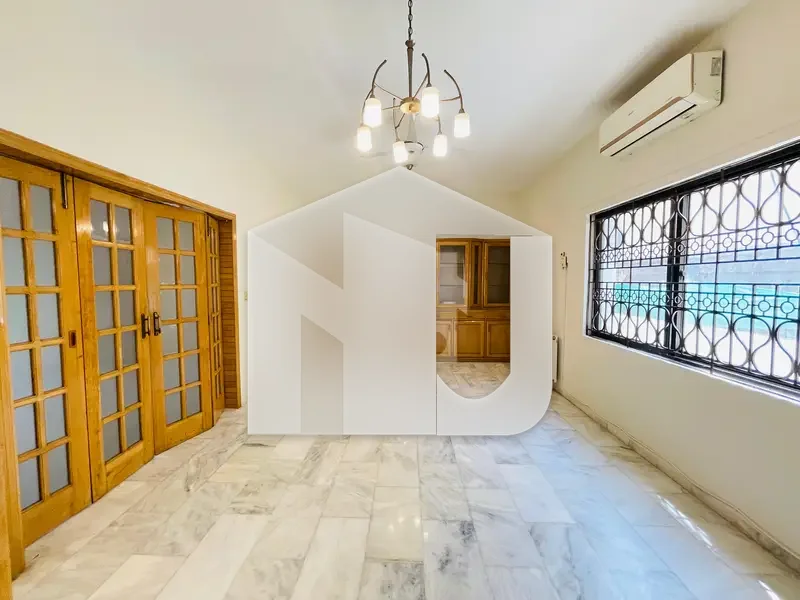 Like New Spacious Renovated House For Rent, photo 14