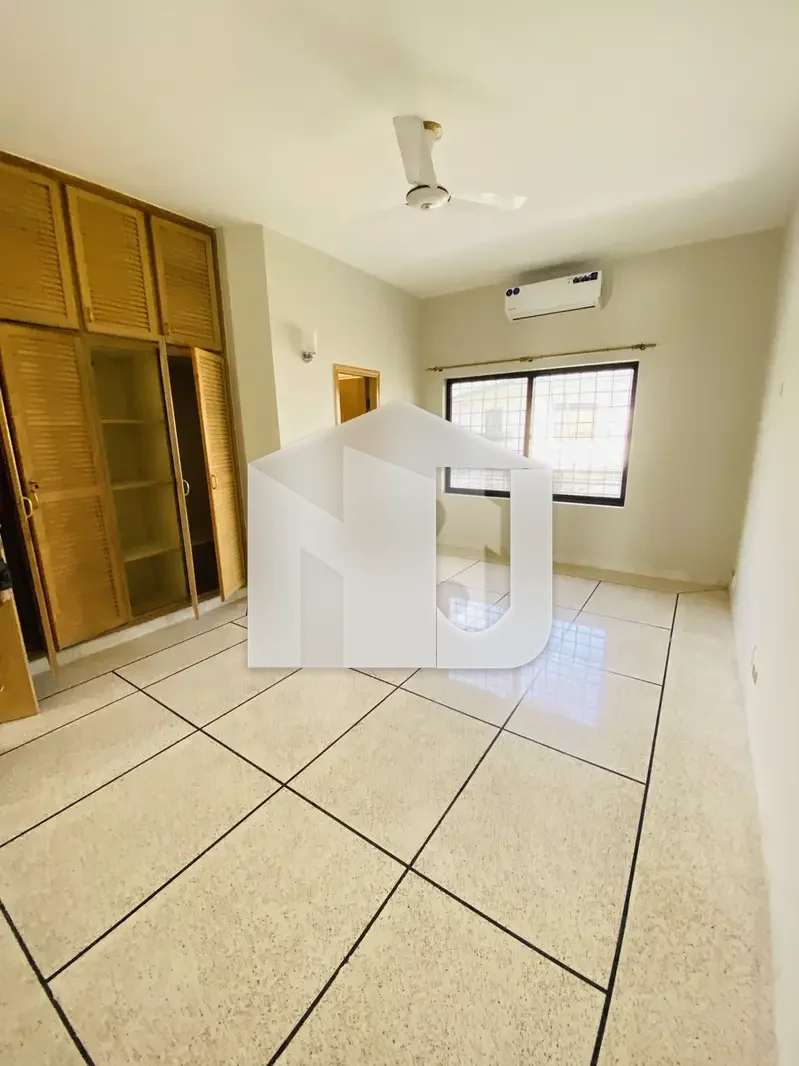 Like New Spacious Renovated House For Rent, photo 4