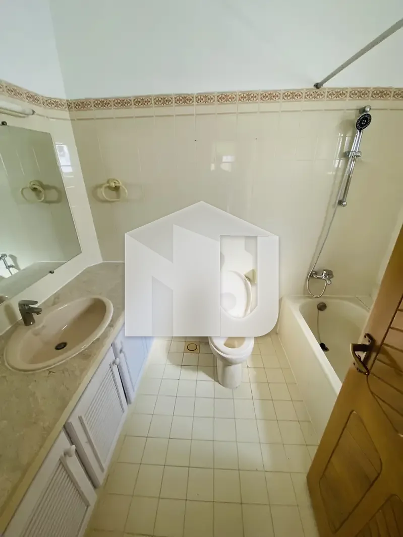 Like New Spacious Renovated House For Rent, photo 10